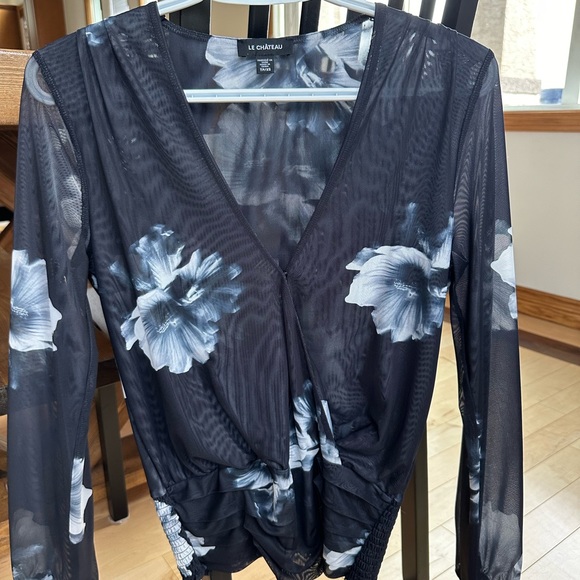 Le chateau xsmall shirt - Picture 2 of 3